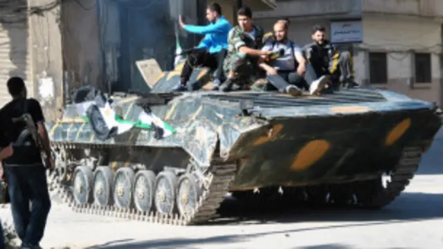 دبابة تابعة للجيش السوري