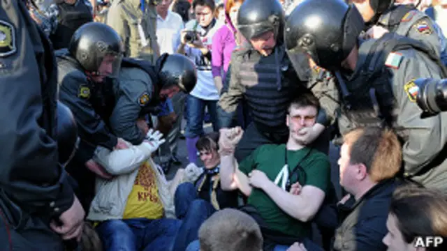 Единороссы считают, что зачинщиков беспорядков 6 мая в Москве нужно искать среди оппозиции