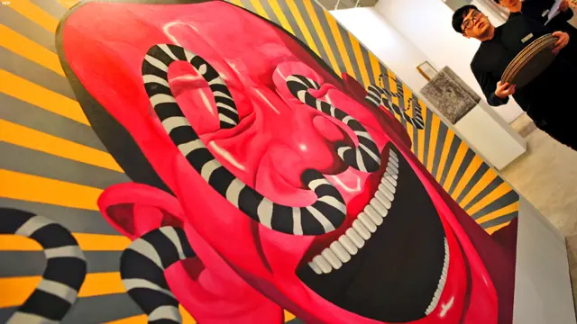 يتخصص المعرض بالفن المعاصر والحديث.