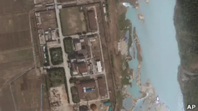 卫星照片显示朝鲜重启宁边轻水反应堆建设。
