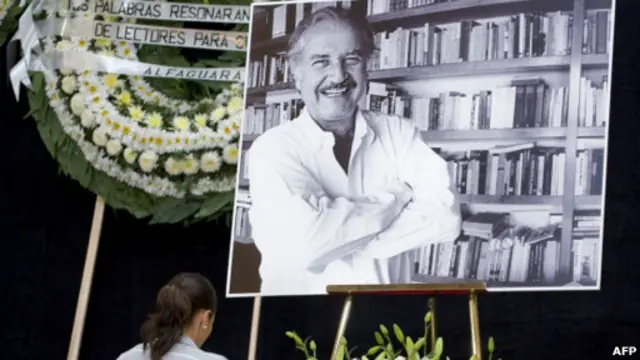 Warga Meksiko melepas kepergian penulis Carlos Fuentes, yang wafat di usia 83 tahun. 