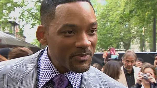 اس سال میں آسکر ایوارڈ کے لیے زیادہ تر سفید فام فنکاروں کی نامزدگیوں پر تنازعے کے بارے میں ول سمتھ نے کہا کہ انھیں اس سال کے آسکرز کی تقریب میں شرکت کرنے میں ’عجیب‘ سا لگے گا