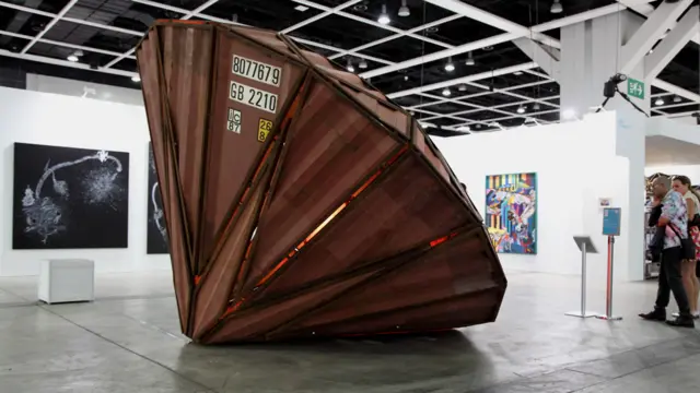 香港國際藝術展（BBC中文網圖片，17/05/2012）