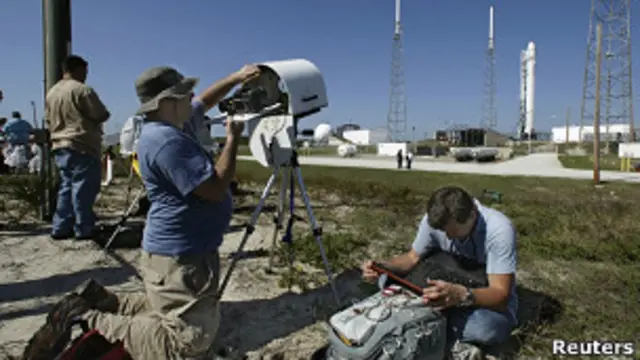 Инженеры делают замеры