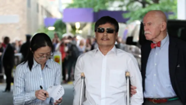 Trần Quang Thành phát biểu trước những người ủng hộ ở New York