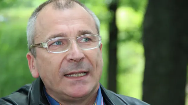 Депутат Німецького Бундестагу від фракції зелених Фолькер Бек заявив, що дуже засмучений тим, що українська міліція не може забезпечити мирним демонстрантам безпеку. "