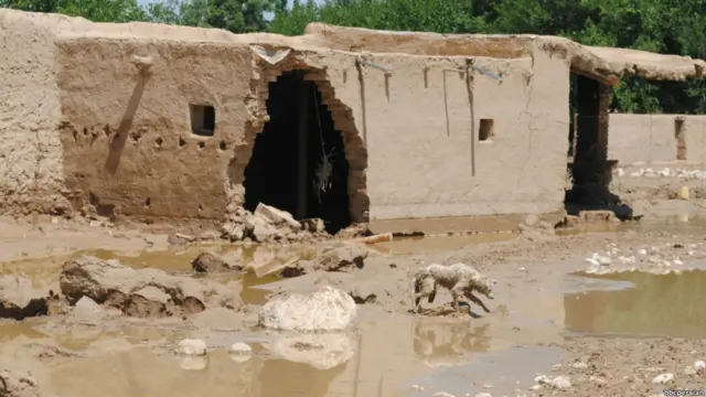 سیلابهای مشابه در دو هفته قبل در سرپل نیز، دست کم سی کشته برجا گذاشت