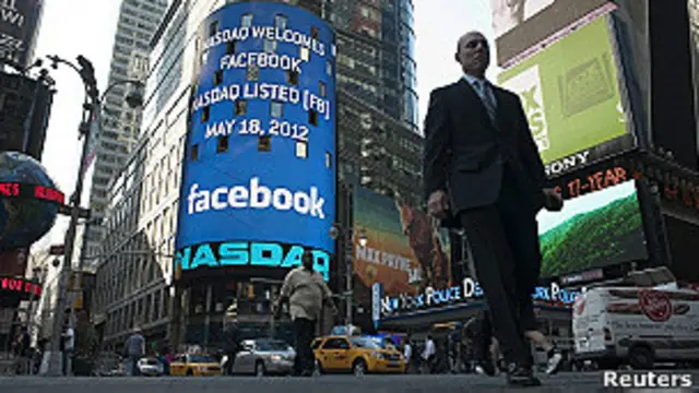 38 डॉलर प्रति शेयर की शुरुआती कीमत से फेसबुक अब 29 डॉलर प्रति शेयर पर पहुंच गया है.