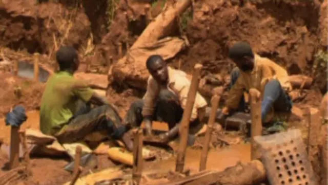 सोने की तस्करी और अवैध खदानों में काम करने वालो के शोषण को रोकने के लिए संयुक्त राष्ट्र नए कदम चाहता है.