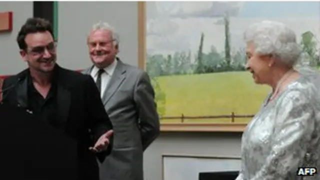 Penyanyi rock Bono memuji kunjungan Ratu ke Irlandia