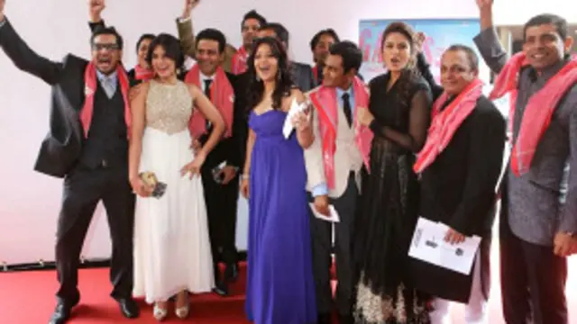 कान फिल्म समारोह में गैंग्स ऑफ़ वासेपुर की टीम के साथ अनुराग कश्यप