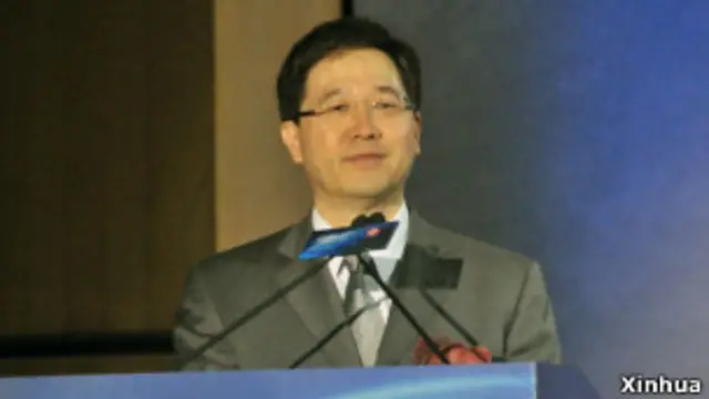 林瑞麟說，港方將收回援建四川綿陽紫荊民族中學的200萬港元。