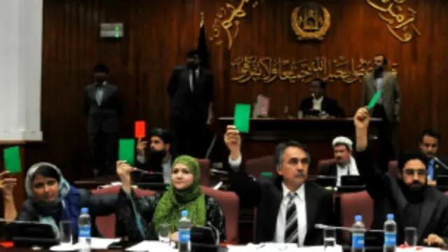 د افغانستان د ملي شورا دوبني رخصتي د زمري/ اسد په لومړۍ چې د جولای ۲۱مه کېږي پيلېږي او يوه نيم مياشت دوام کوي.