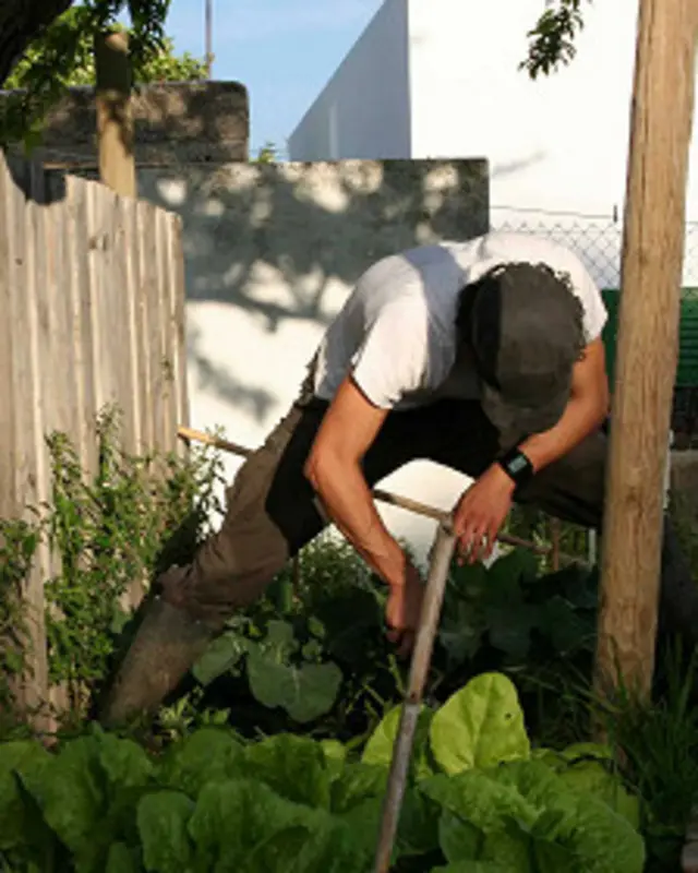 Jesús Ruiz en su huerto