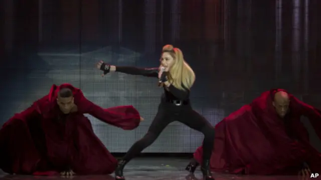 麦当娜在拉马甘体育场表演