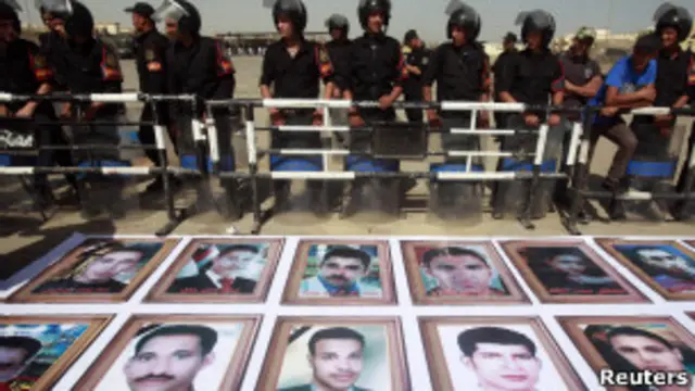 خانواده های کشته شدگان در برابر دادگاه حسنی مبارک