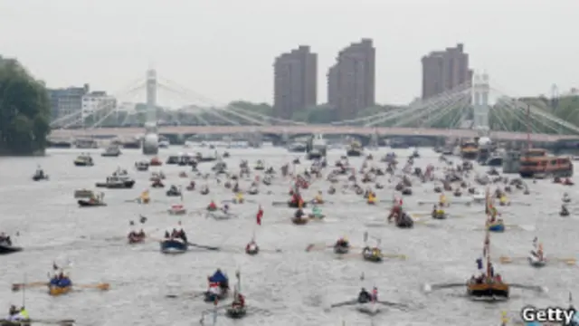 موكب مراكب الملكة في التيمز