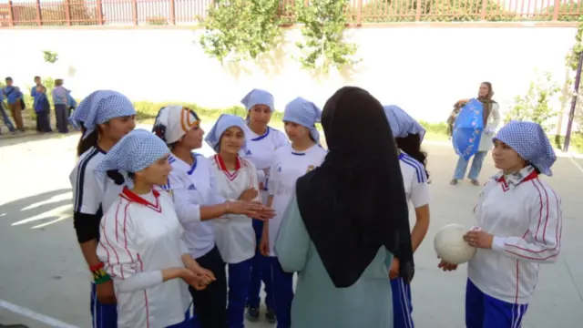 د يادولو وړ ده چې تېره ورځ د دغو سياليو په دوام كې رابيا لېسې خپله سياله لوبډله زينب كبرا له مخې لېرې كړه. 