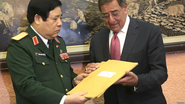 Bộ trưởng Quốc phòng, Đại tướng Phùng Quang Thanh, cho biết Việt Nam sẽ mở rộng thêm ba điểm tìm kiếm lính Mỹ mất tích.