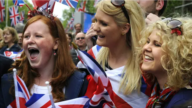 Зрители реагируют на 