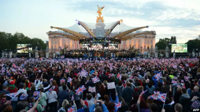 Концерт у королевского дворца