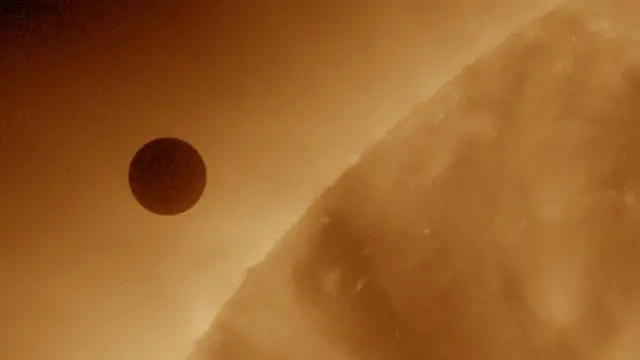 د وینوس یا زهرې په نوم سیاره.