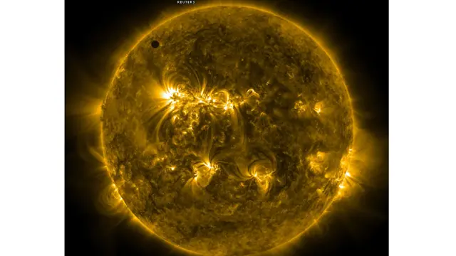 یوه وسیله چې د هغو په مرسته د دې سیارو په موندلو وتوانېدو د هغو تېرېدنه ده.
