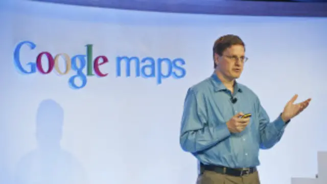 गूगल मैप के नए संस्करण की जानकारी देते ब्रायन मैक्लेंडन