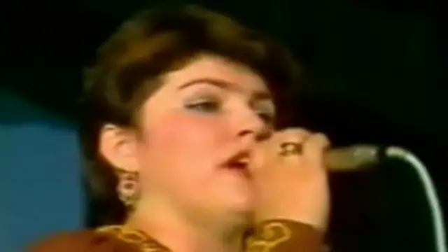 خرما شیرین آوازخوان مشهور تاجیکستان در میان افغانها در دهه هشتاد میلادی به "گوگوش تاجیکستان" شهرت یافته بود 