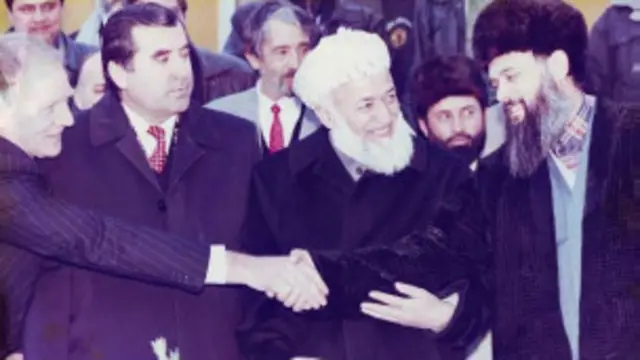 در امضای معاهده صلح تاجیکان شماری از رهبران افغانستان نقش کلیدی داشتند