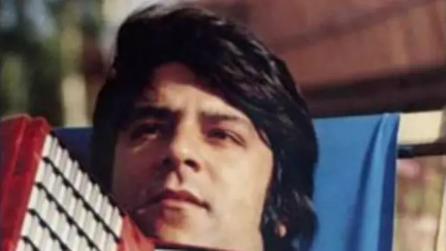 احمد ظاهر محبوب ترین آواز خوان افغان در تاجیکستان نیز کمتر از افغانستان محبوب نیست 