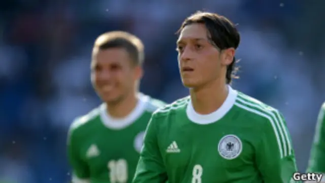 "Арсенал" Олмония футболи юлдузи билан беш йилга шартнома имзолаган