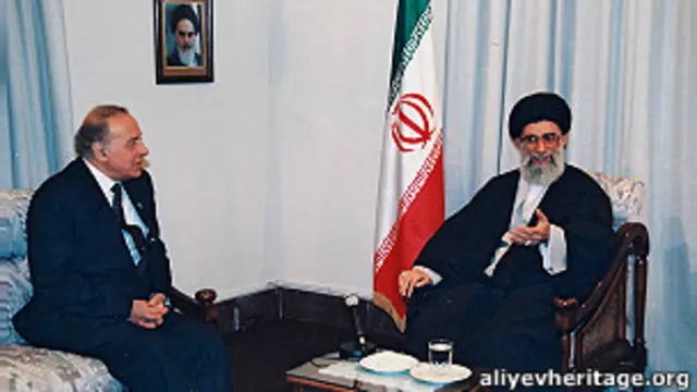 دیدار حیدر علی اف رئیس جمهور وقت جمهوری آذربایجان با آیت الله علی خامنه ای در جریان شرکت در نشست رهبران کشورهای اسلامی در تهران