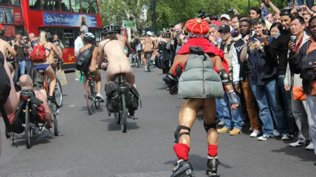 绿色出行工具除了两轮单车，滑轮、甚至残疾人用的三轮车也是选择哦！