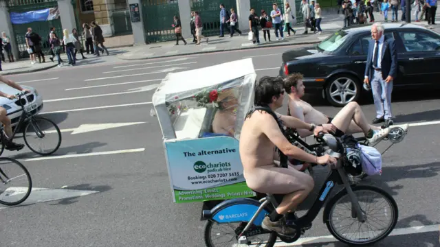 女王也来与民同乐了吗？