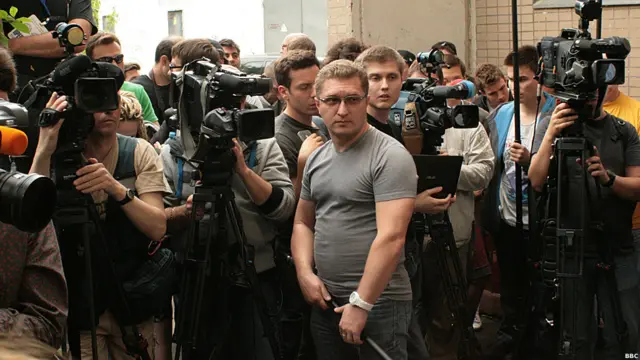 Журналисты у подъезда Алексея Навального