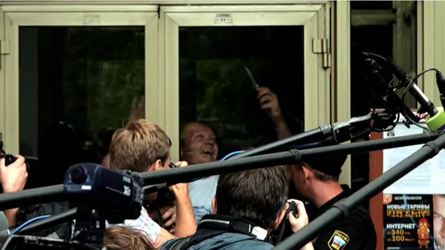 У подъезда Алексея Навального