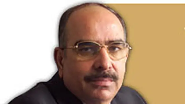 مسلم لیگ نون کے مطابق ملک ریاض نے نو سابق جرنیلوں کو اپنا ملازم بنا رکھا ہے