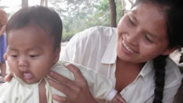 Madre tsimane con su hijo