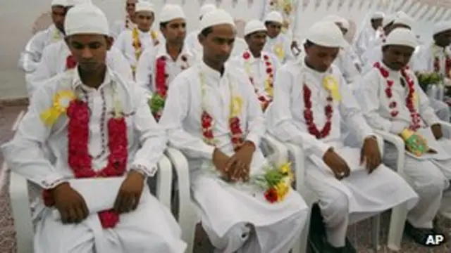 नरेंद्र मोदी का दावा है कि गुजरात में मुसलमानों की स्थिति अच्छी हो रही है