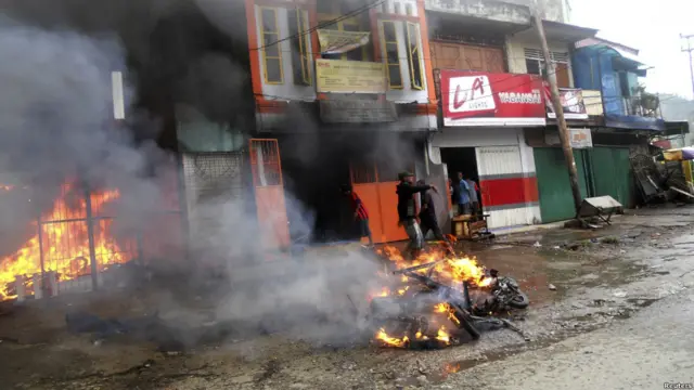 Pembakaran kendaraan bermotor