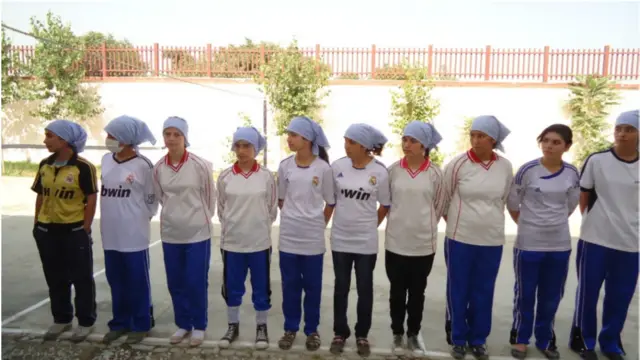 په همدې حال كې د سوريا لېسې د سپورت مسووله او روزونكې خاطره آرزو وايي، لوبډلې يې تر دې مهاله د كابل ښار د پوهنې په كچه په واليبال برخه كې هېڅ ماتې نه ده خوړلې او په پوره چمتووالي سره به په پايلوبه كې هم ولوبيږي.