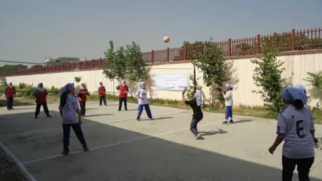 د دغو لوبو د په لاره اچوونكې موسسې سولې او ترقۍ چې مالي ملاتړ يې USAID دى د عدالت غوښتنې برخې مسوول معراج الدين حقمل وايي، هغو لوبډلو چې نن لوبه وبايلله هغه به د دوشنبې په ورځ په درېيم مقام سيالي وكړي او پايلوبه به د سې شنبې په ورځ وشي.