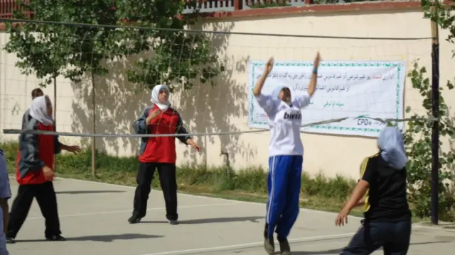 د دغو لوبو په پاى كې به لومړي مقام ته د كپ پر وركولو سربېره درې غوره لوبډلو ته ميډالونه، سپورتي وسايل او ستاينليكونو هم ووېشل شي. 