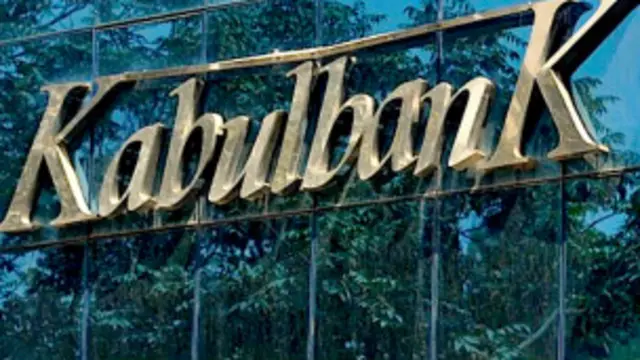 په ۲۰۱۰ میلادي کال کې کابل بانک له ستونزو سره مخامخ شو. 