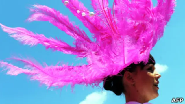 Шляпа на скачках в Аскоте