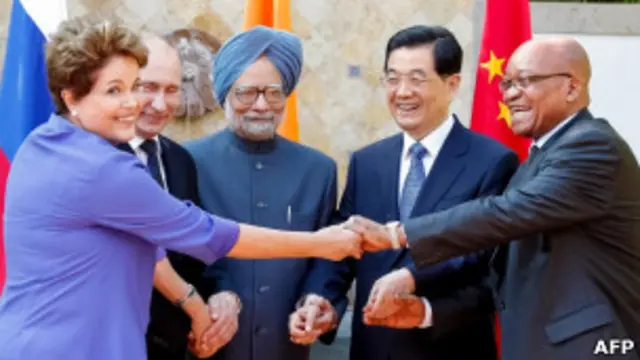 A presidente Dilma Rousseff e os outros líderes dos Brics em reunião no México (Foto: AFP/Getty Images)