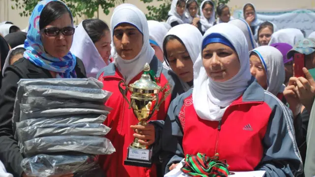 دغې سيالۍ ته د كابل ښار د پوهنې مشر نجيب الله كامران هم راغلى و، نوموړي په خپلو خبرو كې وويل، دا ډول لوبې د زده كوونكو په روحيه ښه اغېزه كوي او د دغو لوبو لپاره چې كومه موخه ټاكل شوې وه هغه ترلاسه شوه. 