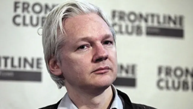 जूलियन असांज 