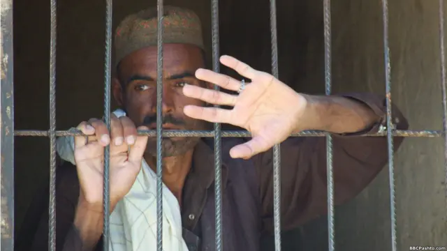 ملازین الله زیاتوي چې دغه مرکز یې ۶ کال وړاندې جوړ کړی چې په دې موده کې د سلګونو روږدو کسانو درملنه کړې او اوسمهال څه باندې ۶۰۰ تنه نور ددرملنې په موخه ساتل کیږي.